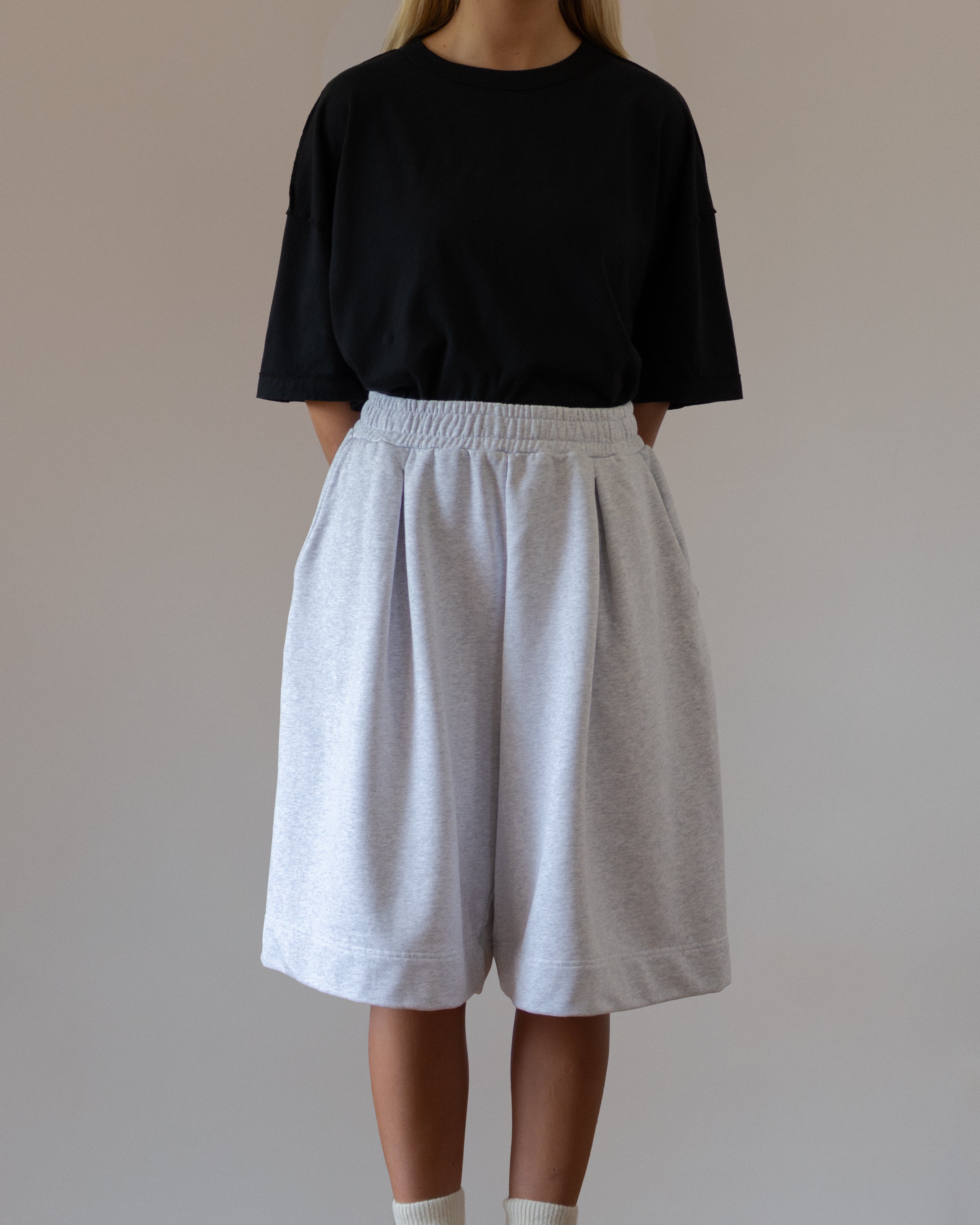[ Hans ] Double Pleated Terry Short / Ash Marle