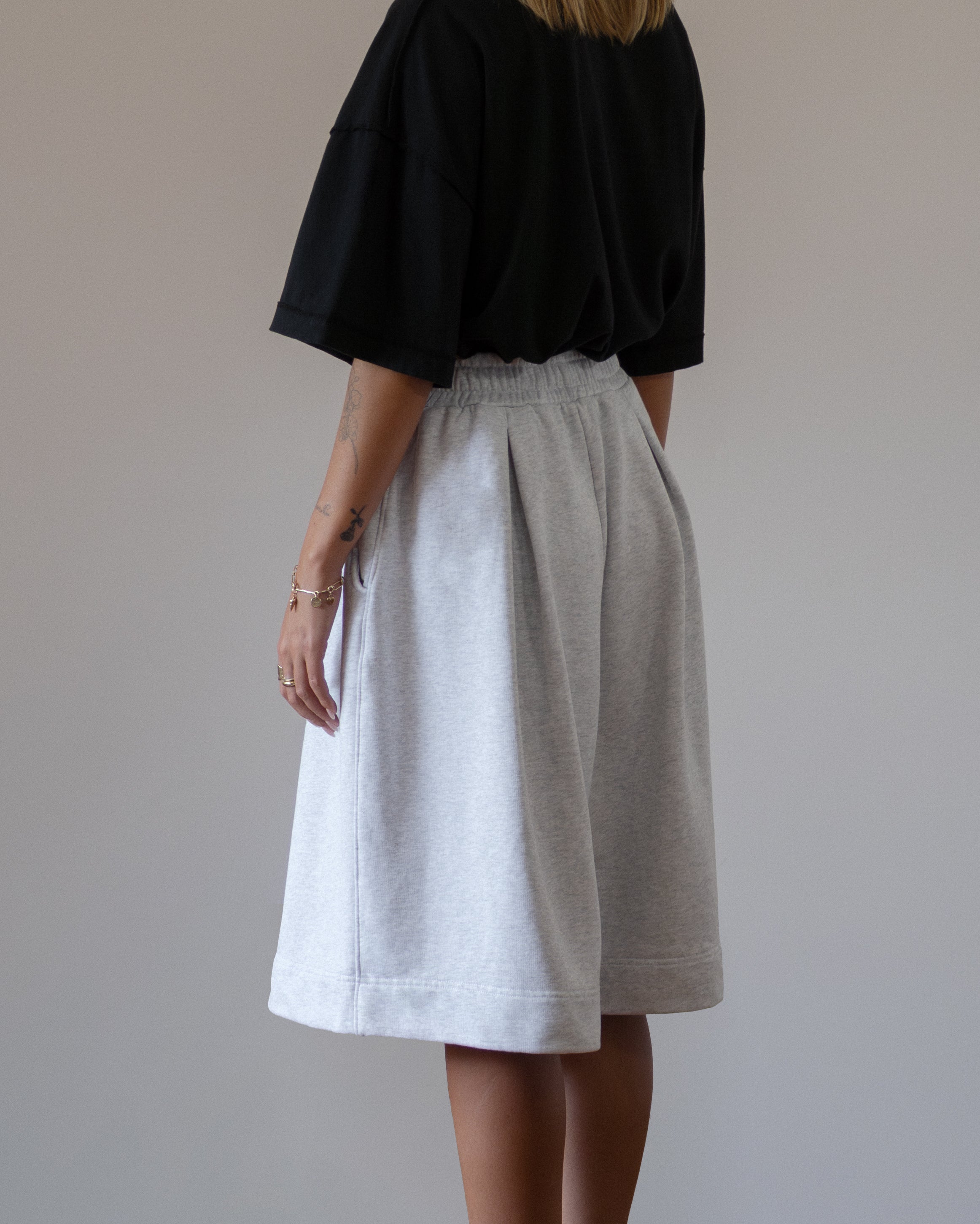 [ Hans ] Double Pleated Terry Short / Ash Marle