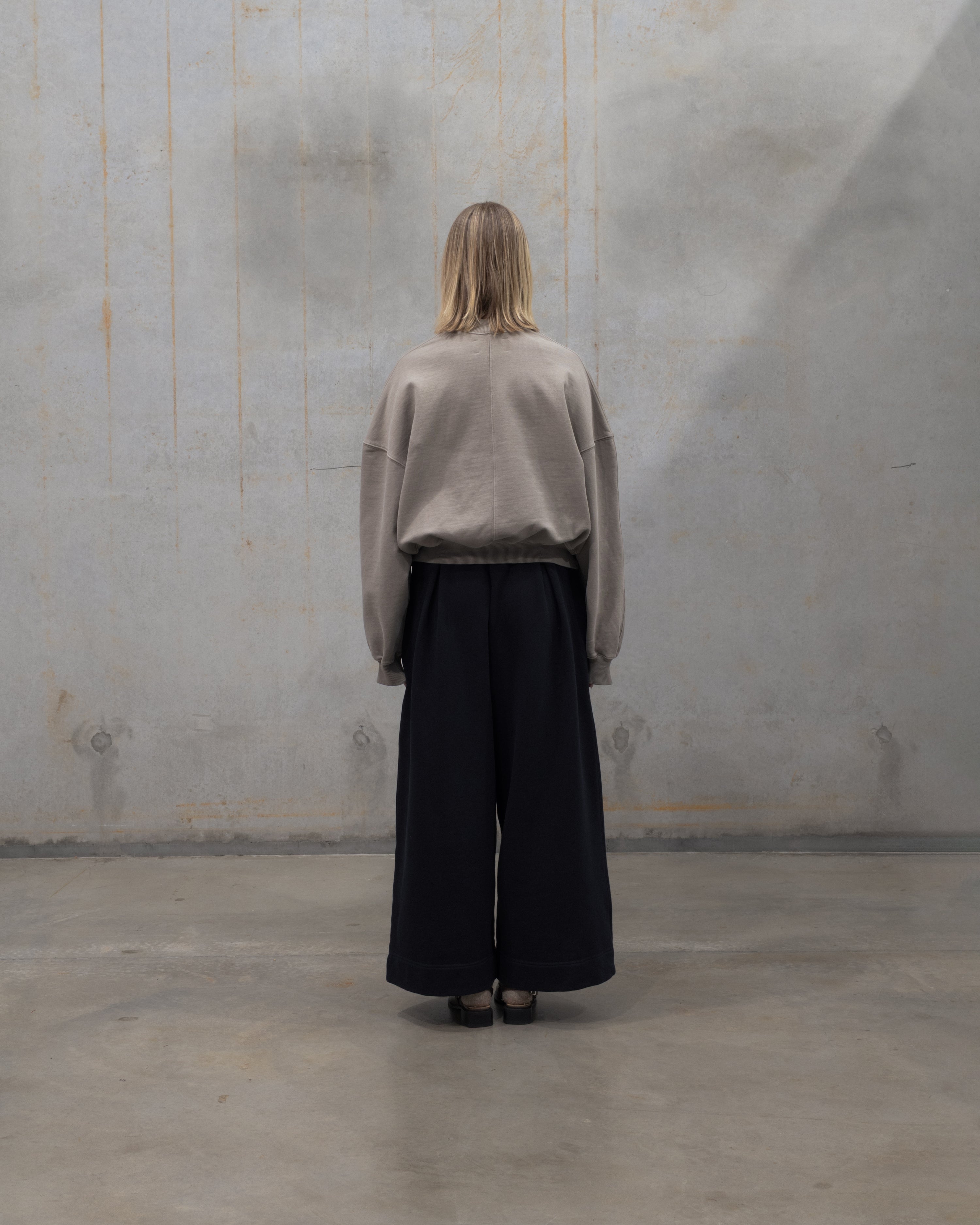 [ Uniform ] Crewneck Jumper / Walnut
