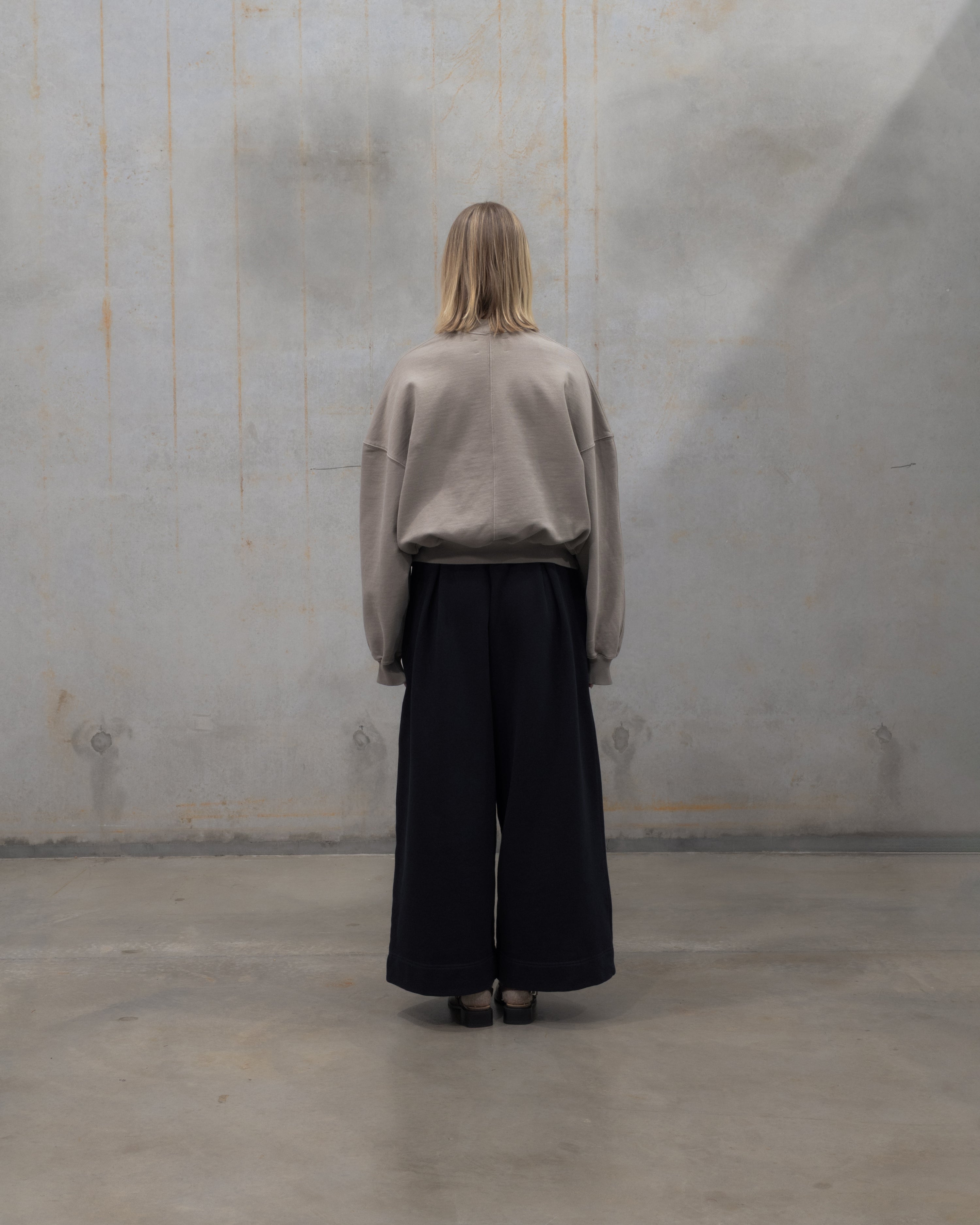 [ Uniform ] Crewneck Jumper / Walnut