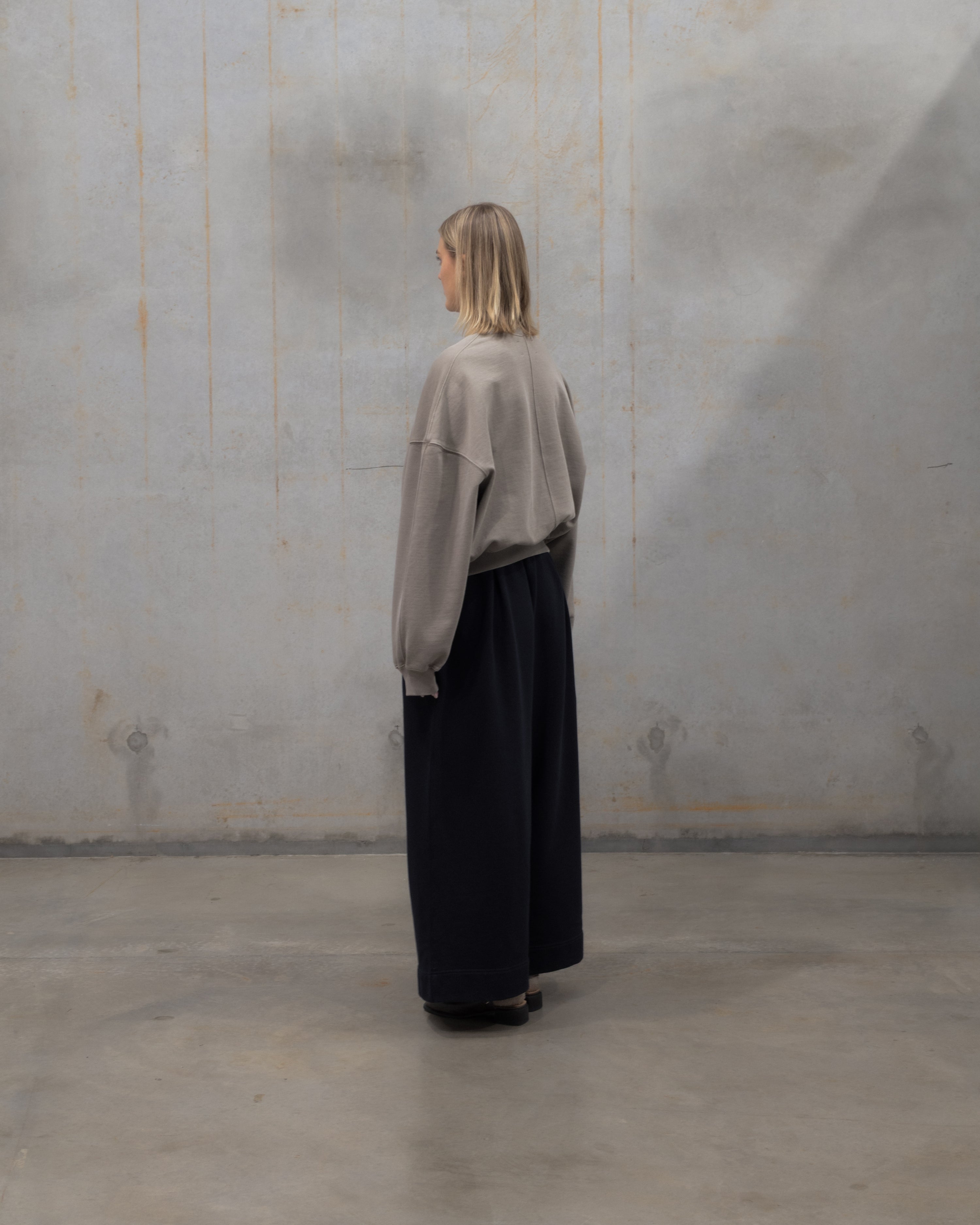 [ Uniform ] Crewneck Jumper / Walnut
