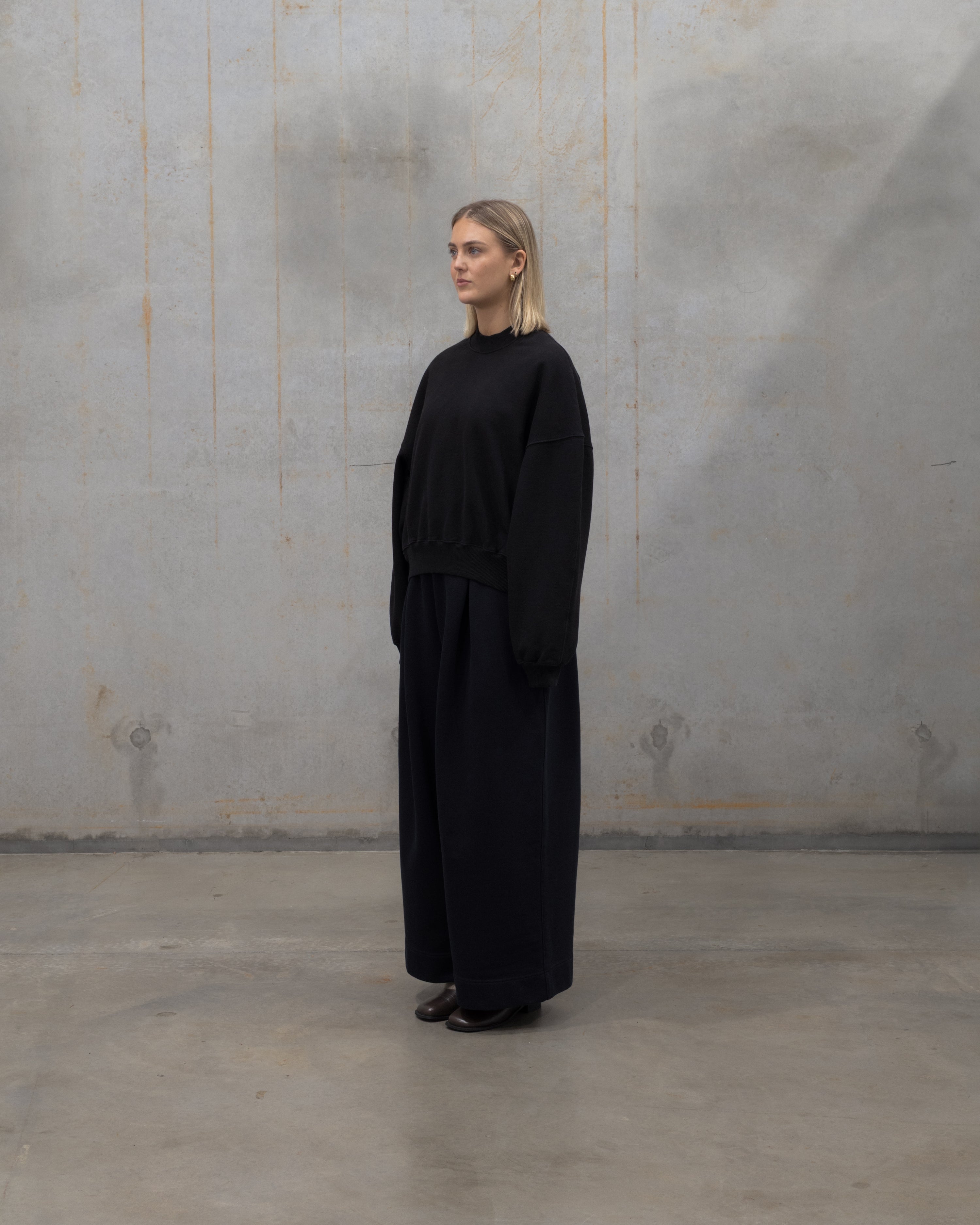 [ UNIFORM ] Crewneck Jumper / Soft Black