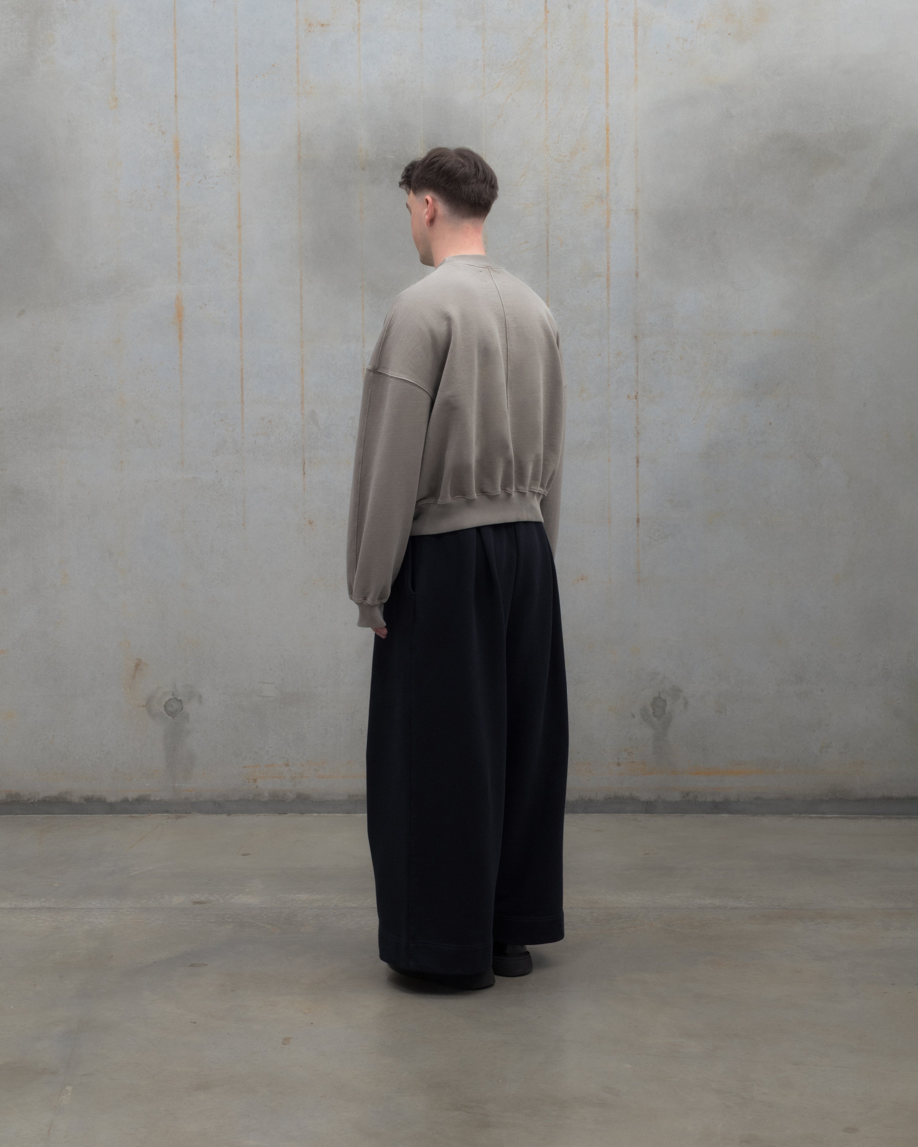 [ Uniform ] Crewneck Jumper / Walnut