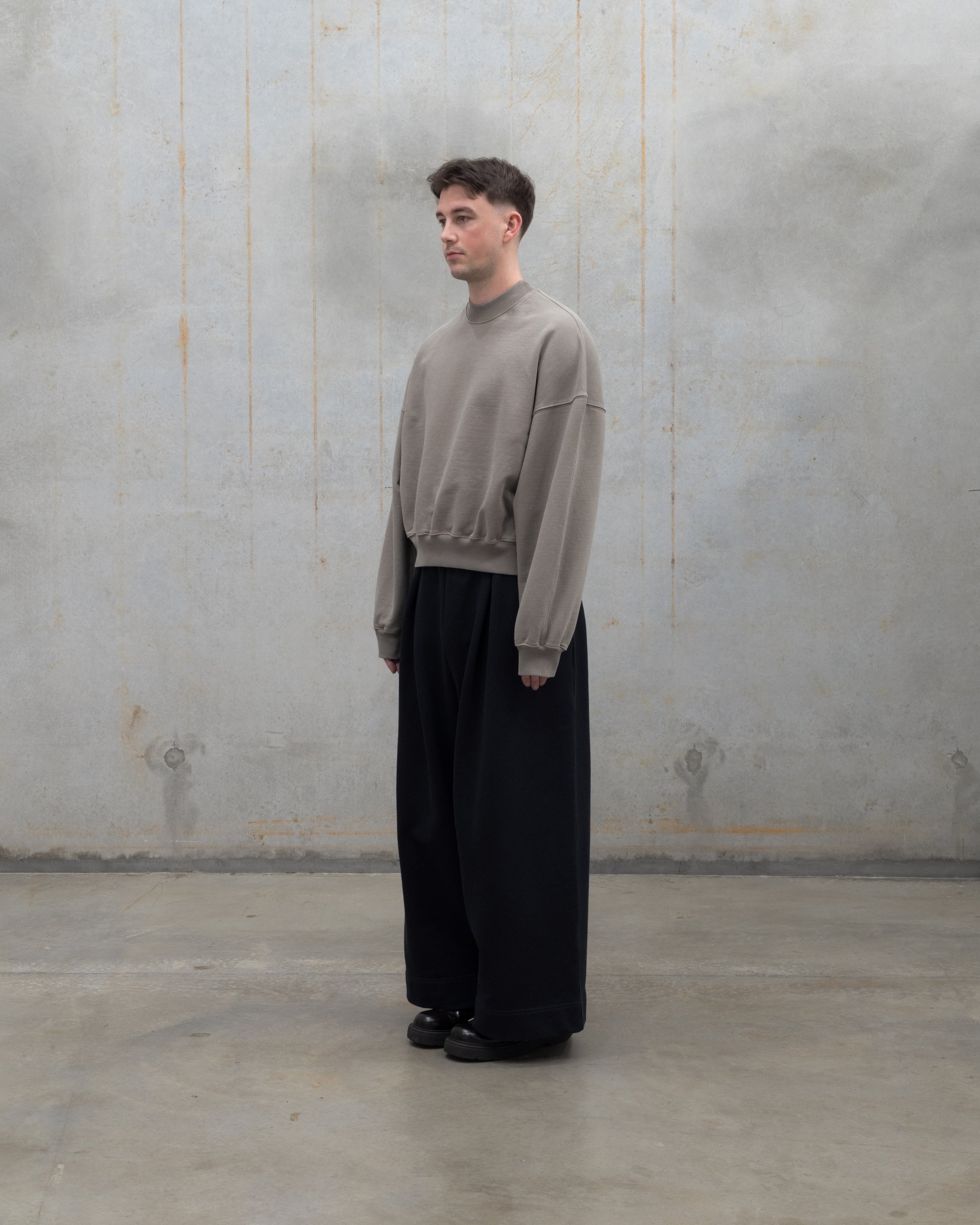 [ Uniform ] Crewneck Jumper / Walnut