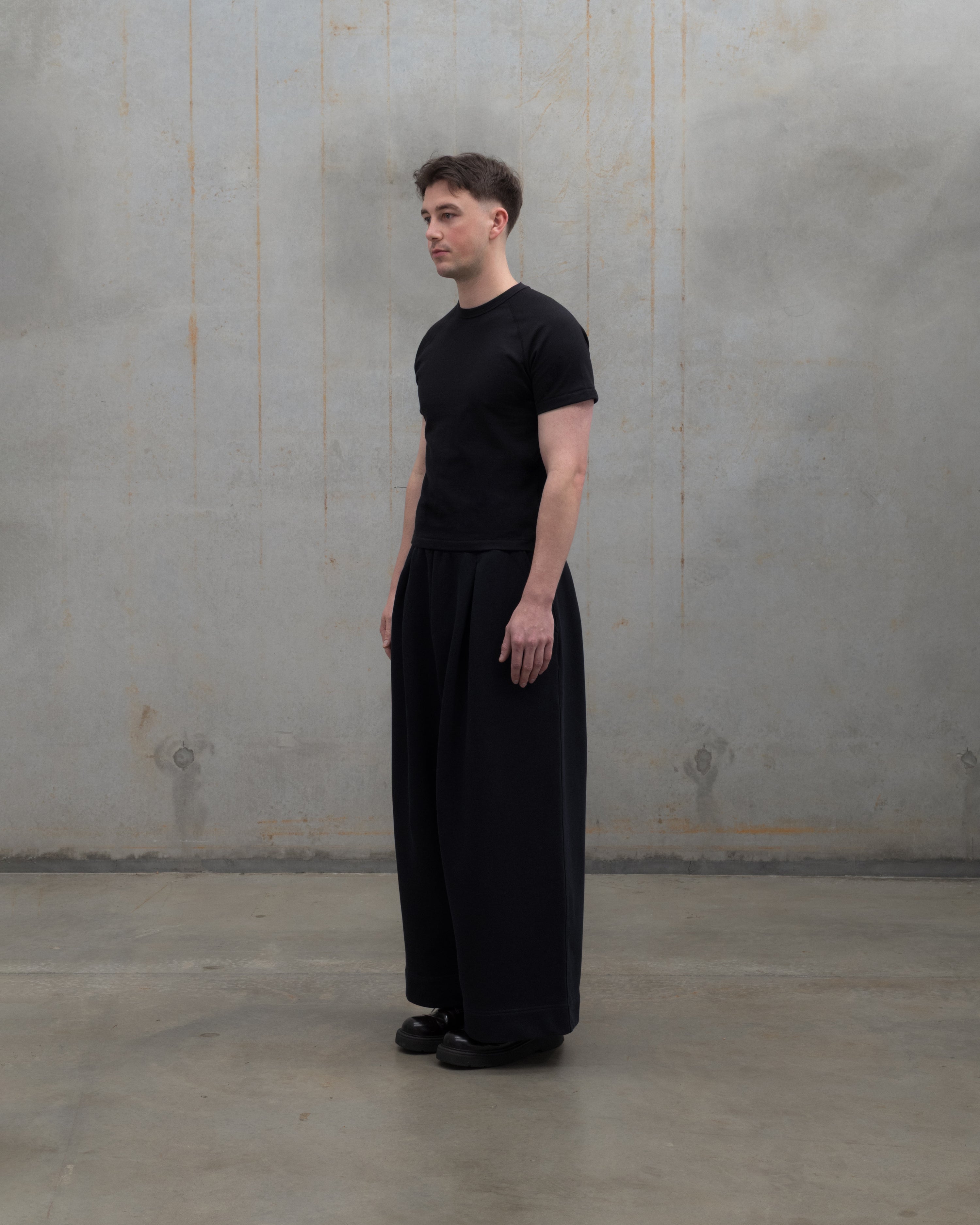[ HANS ] Double Pleated Terry Trouser / Onyx